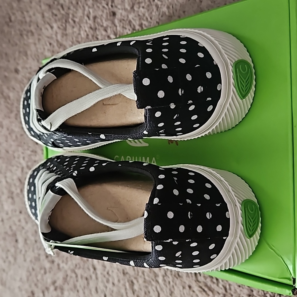 Cariuma Black and White Polka Dot Sneakers - Picture 6 of 10